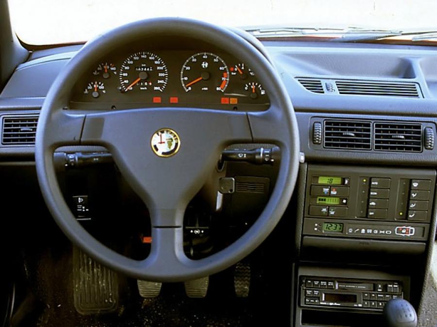 Торпедо Alfa Romeo 155 V6 (167) 1992 года  (фото 5 из 6)
